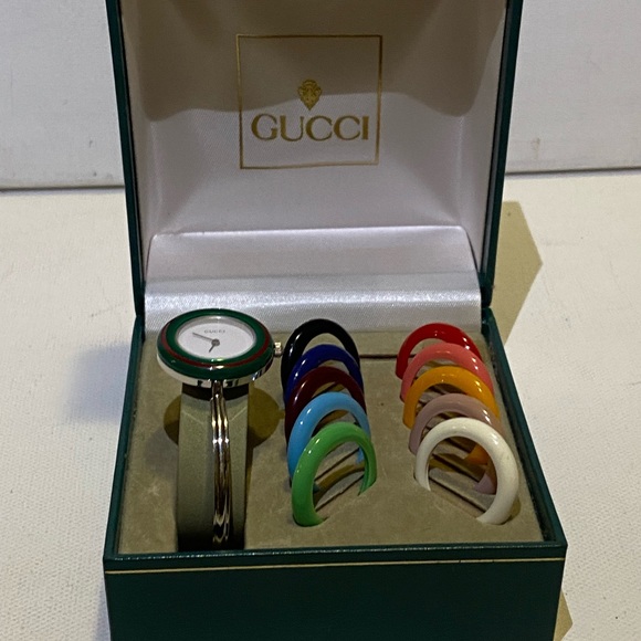 AUTHENTIC GUCCI CHANGE BEZEL 11/12 COLOUR SLIVER BRACELET QUARTZ WATCH WRIST 6.5 - Picture 3 of 6